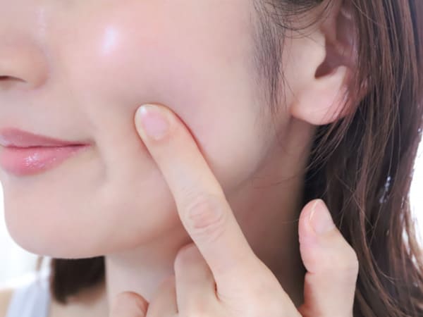肌のハリ